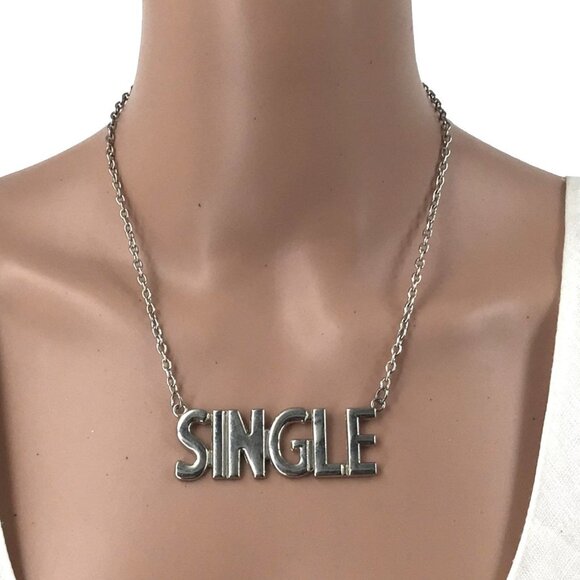 Novelty Single Necklace Silver Tone Fun Novelty Adjustable Length Chain - Picture 1 of 2